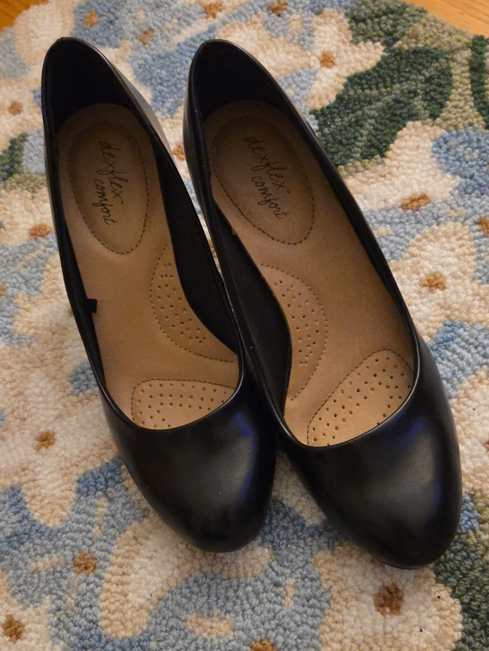 dexflex comfort Black Slip-On Round-Toe Ballet Heels